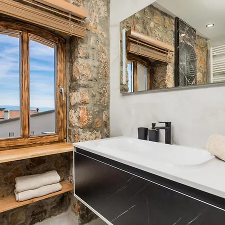 Stone Otranto With Pool, Close To Opatija *