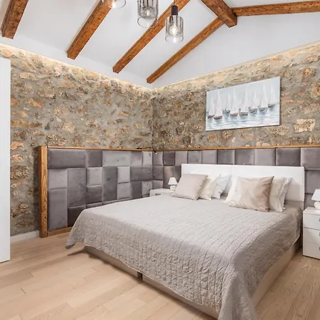 Stone Otranto With Pool, Close To Opatija